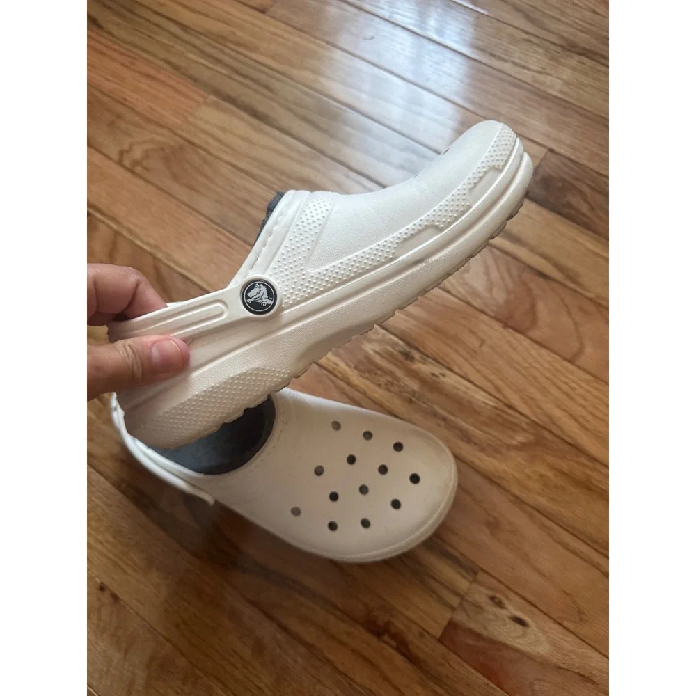 Crocs Kids Classic Fuzz Lined Clog White Grey Fur Size J5 203506-100